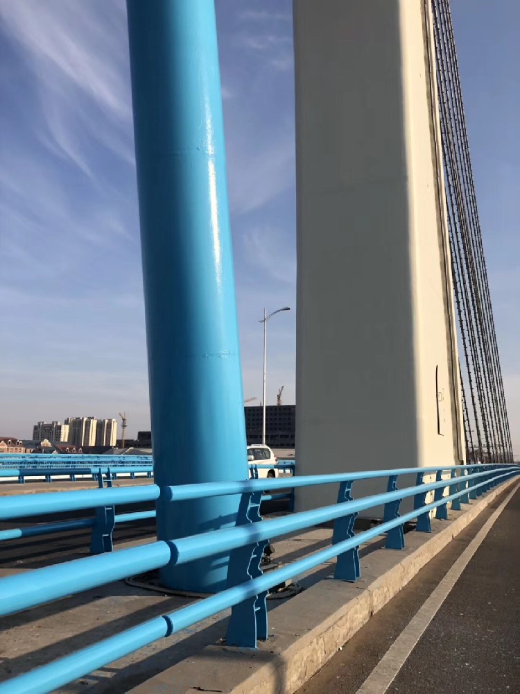 橋梁煥新顏，晨虹醇酸面漆守護每一寸安全通行