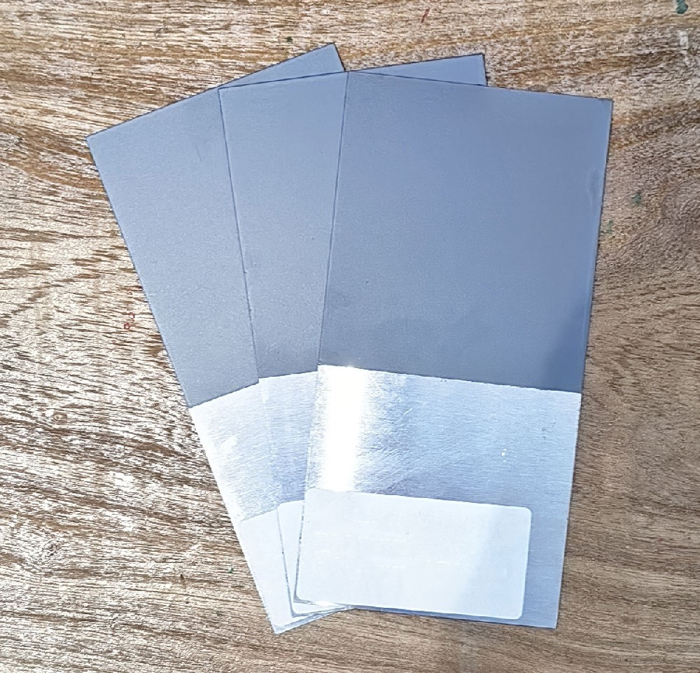 冷板表面的晶瑩之選：晨虹醇酸清漆，涂刷新體驗