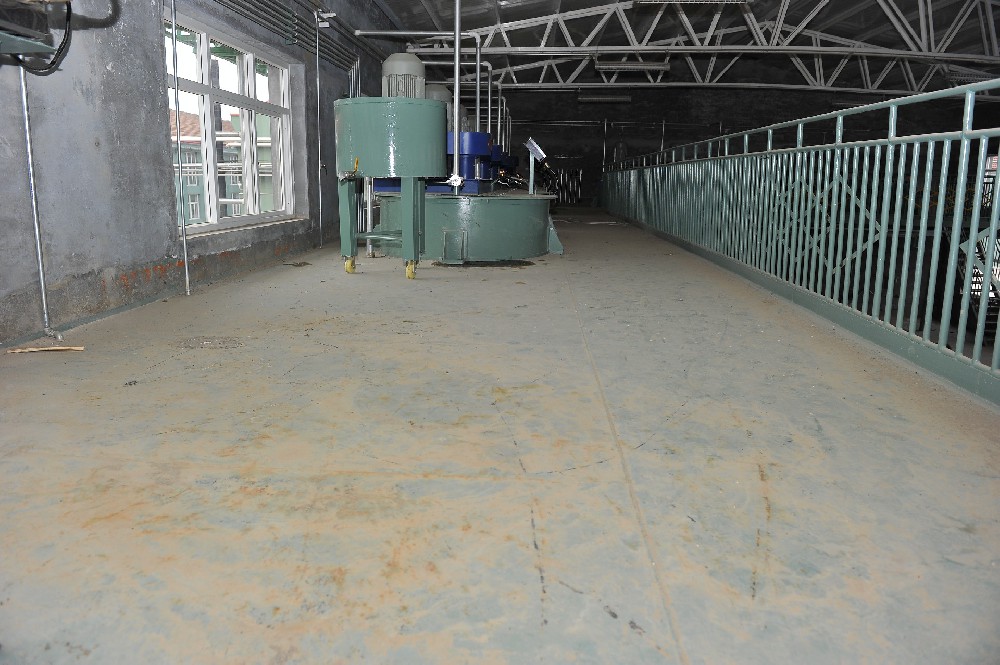 瓷磚維護(hù)的優(yōu)選之道：晨虹醇酸調(diào)和漆，守護(hù)家居美觀