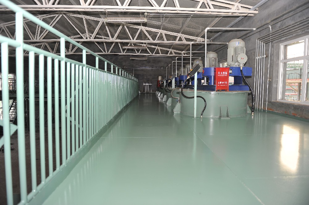 瓷磚煥新顏，晨虹醇酸工業(yè)高光磁漆打造亮麗空間